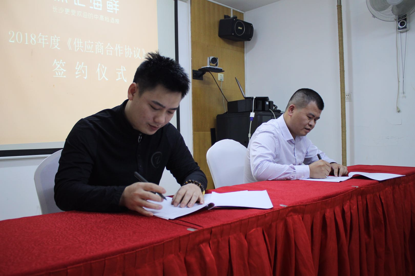 ����������{���Lɳ������{��������{������������������{���̣��Lɳ������{���̣��͏d������{